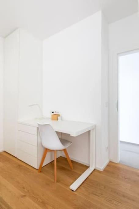 Wonderful Two Bedroom Apartment At Limpertsberg With Parking, Near Tram Luxembourg Extérieur photo